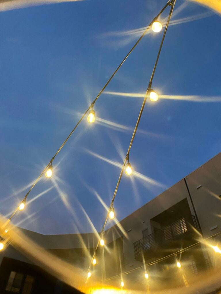 What Do Lights Look Like with Astigmatism? Tips for Night Driving 8 Astigmatism Lights